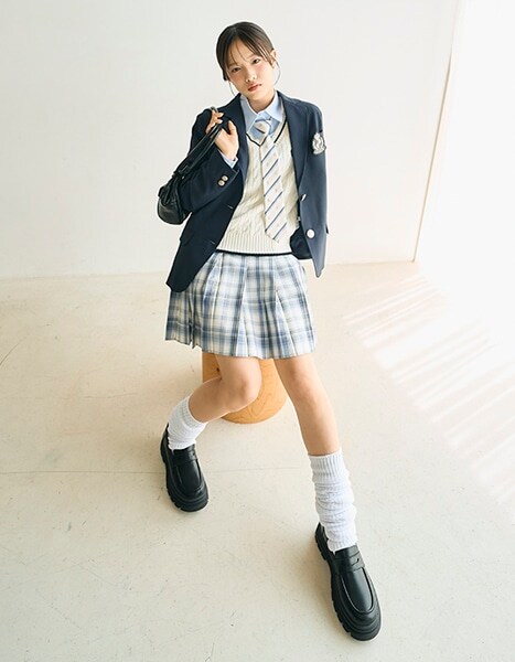 Lovetoxic 2026 卒服