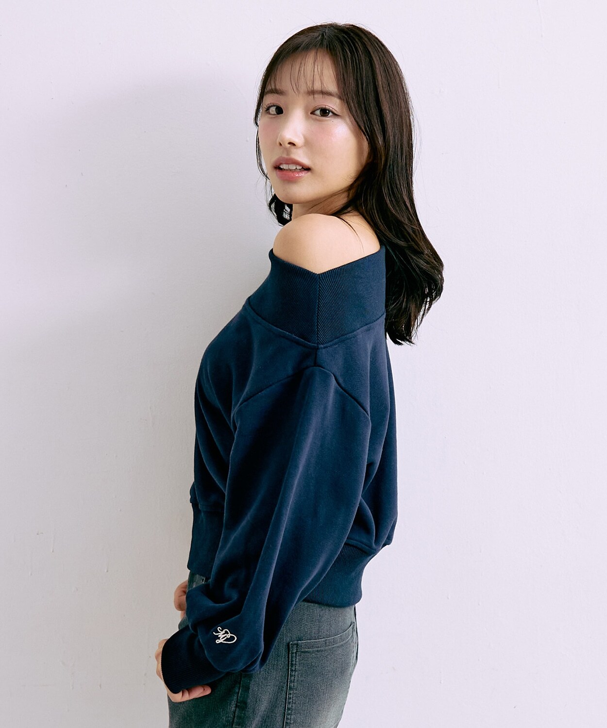 みーゆページ ワンショルロゴスウェット【韓国ファッション】 | Mi-je（ミジェ）