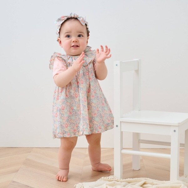 リバティフリルエプロン