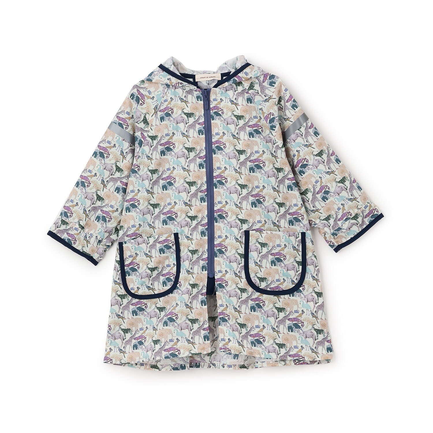 Queue for the Zooレインコート