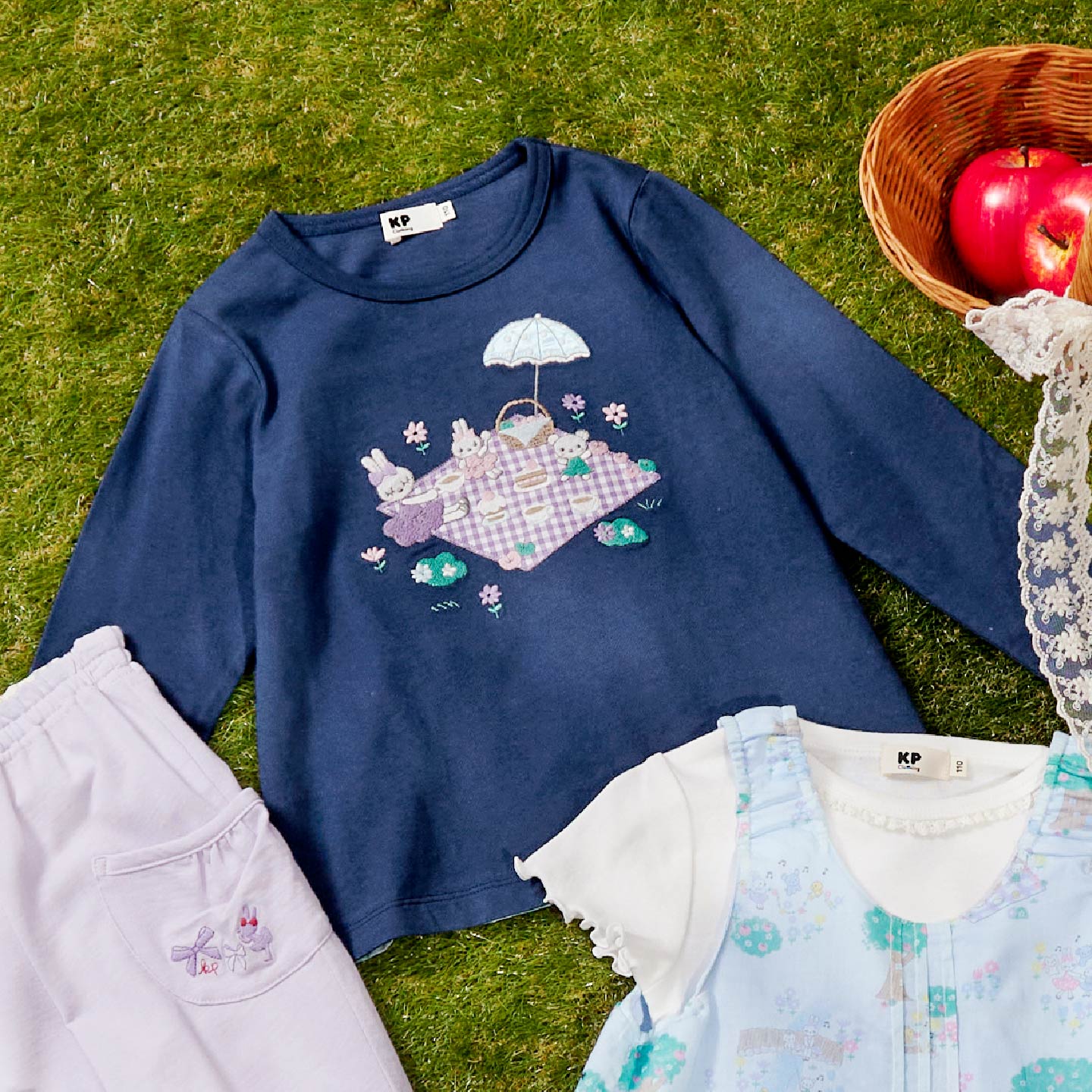 ピクニック柄アップリケ 長袖Tシャツ