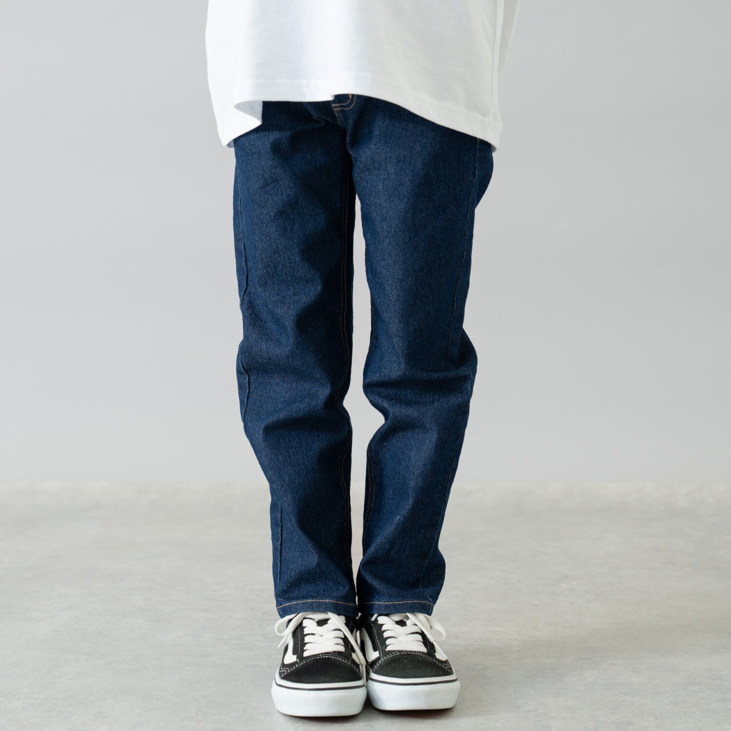 デニムスリムストレートパンツ