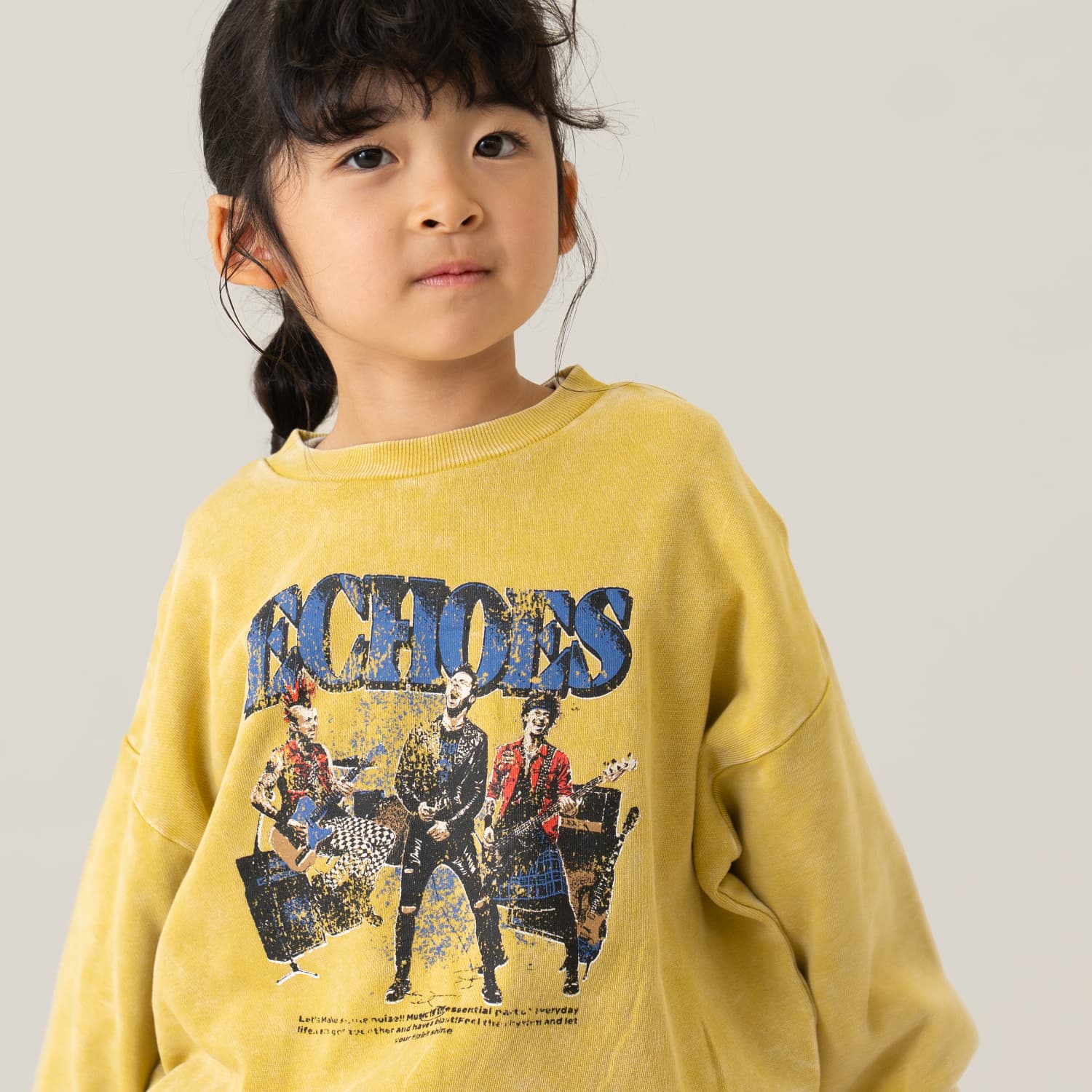 バンド風プリントトレーナー