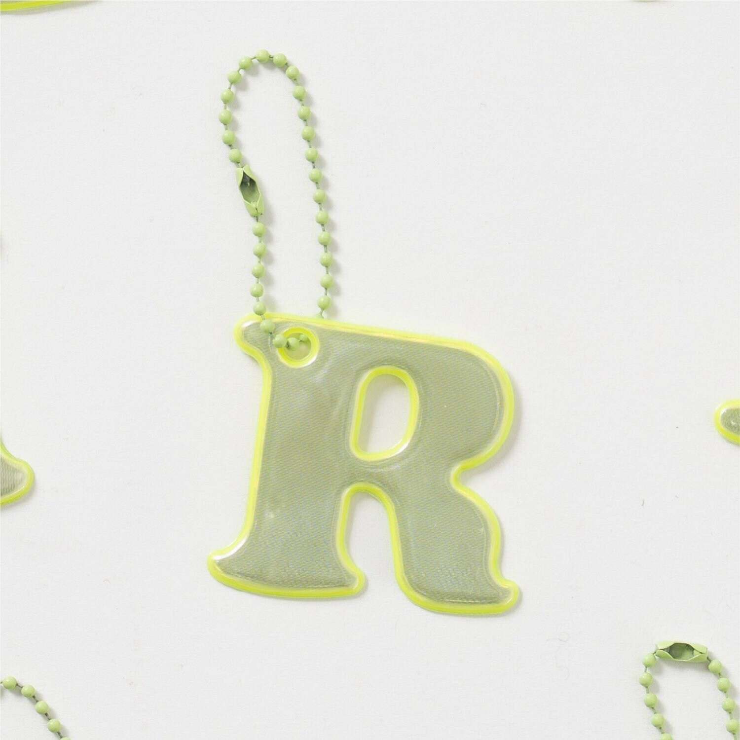 あんしんアルファベットリフレクターチャーム（黄色）