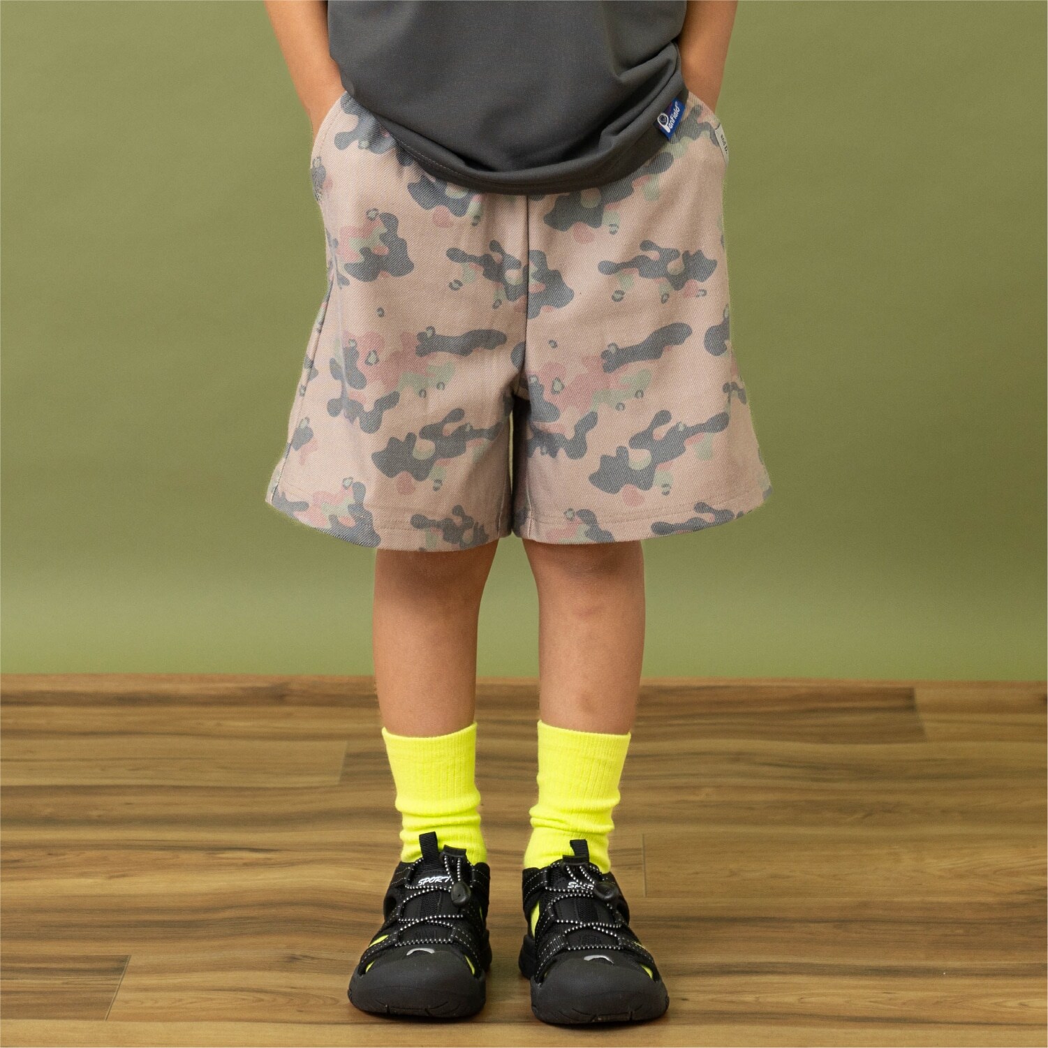 のびっとカットツイル柄ショートパンツ