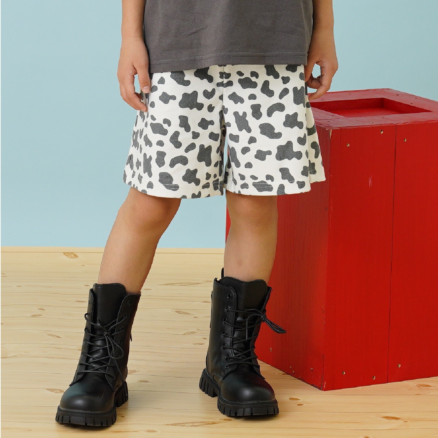 のびっとカットツイル柄ショートパンツ