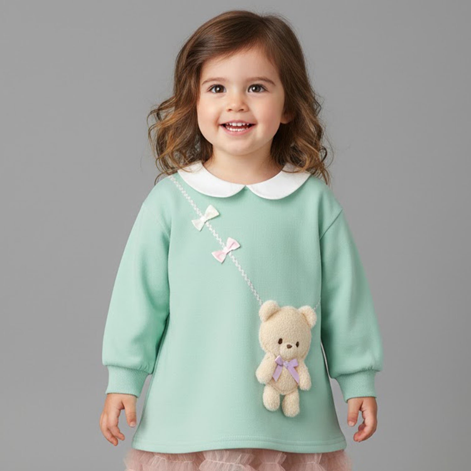 衿つきクマポシェットトレーナー