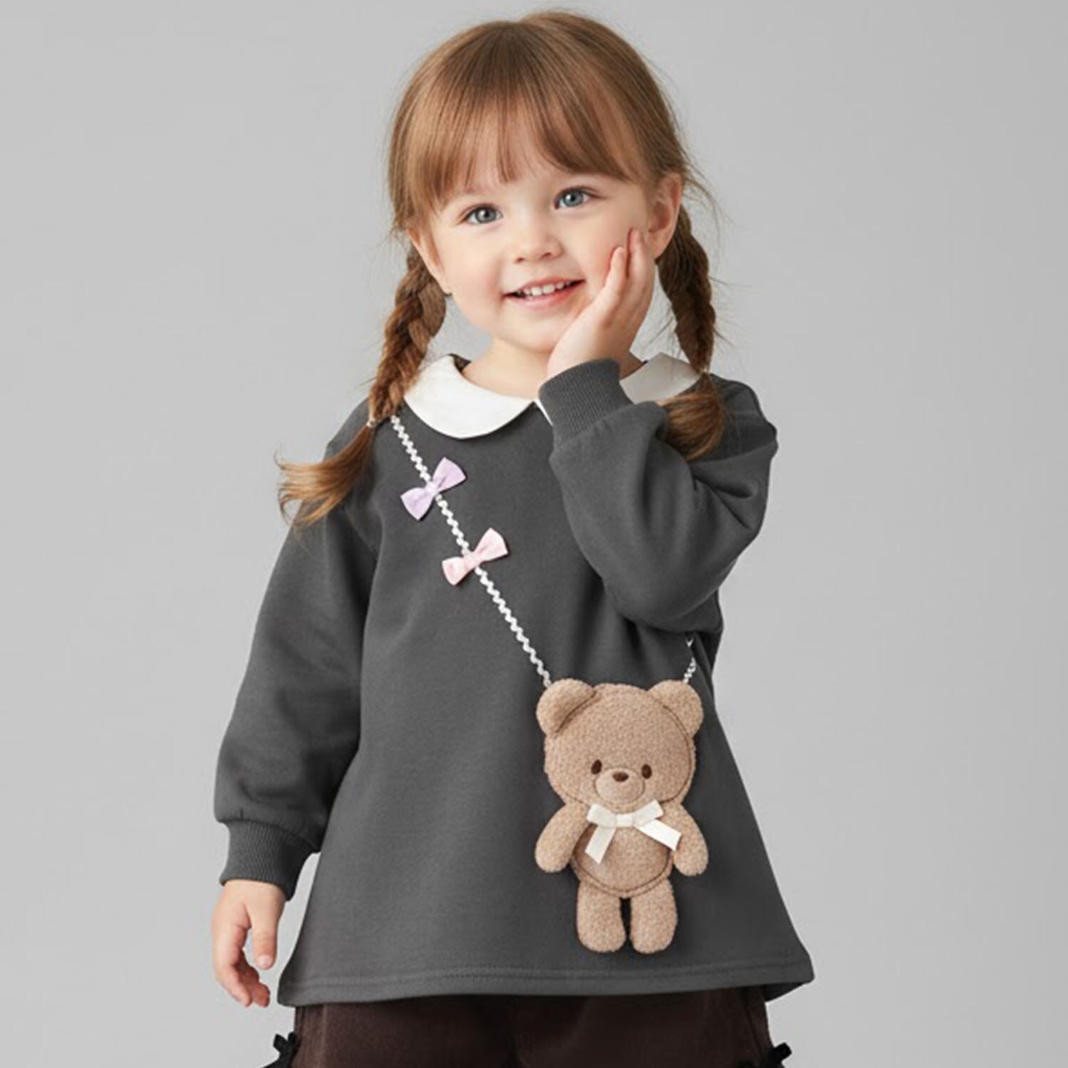 衿つきクマポシェットトレーナー