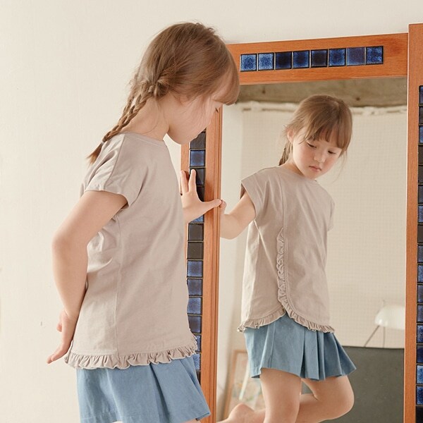 【型崩れしないやわらかコットン】フリル＆ギャザーデザインTシャツ