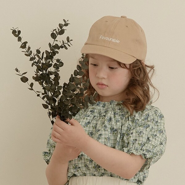 バックリボンロゴ刺しゅうキャップ