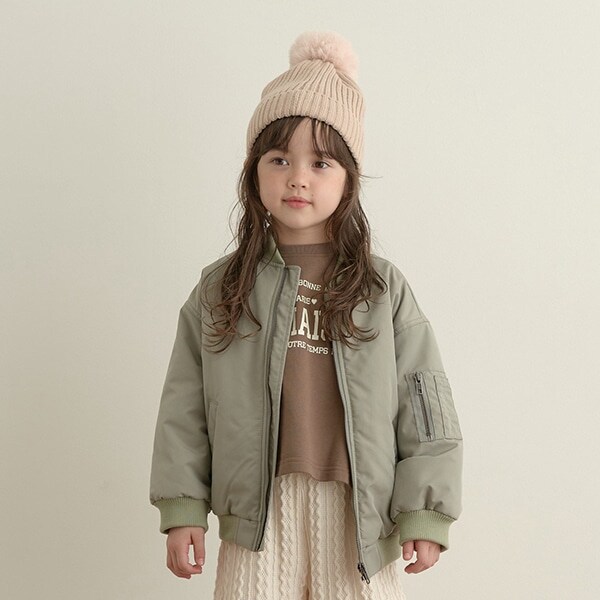 ルーズシルエットライトMA-1ジャケット