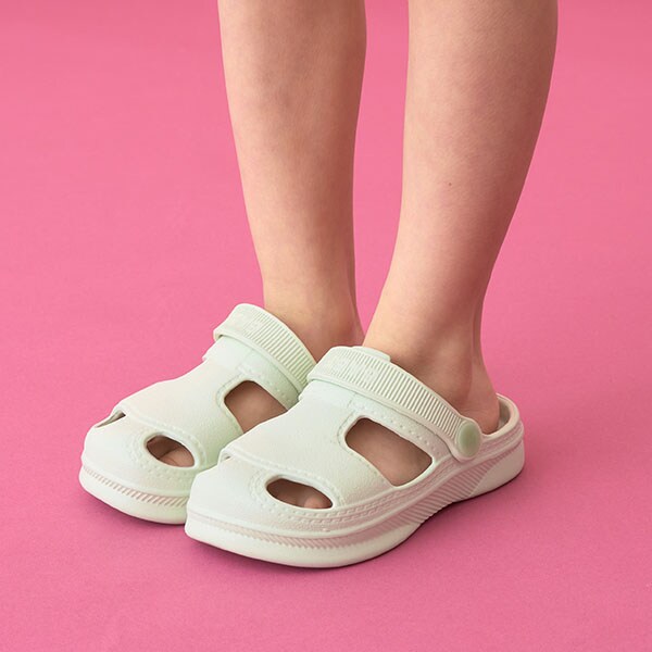 【フロントカバーで安心】EVAサンダル