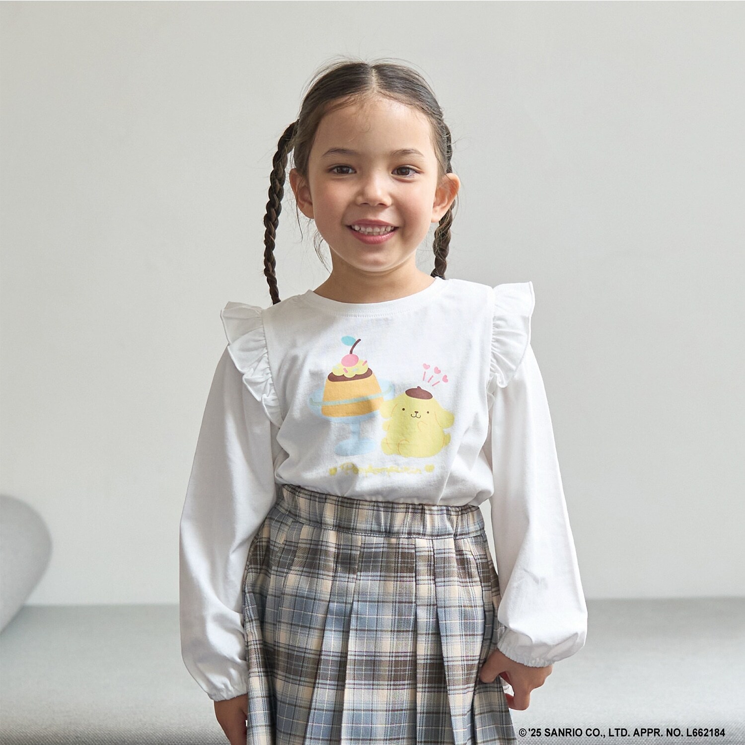 【大人気カラー再入荷】【サンリオキャラクターズ】【どちらが前でもOK】【ソフトコットン】肩フリルAラインTシャツ