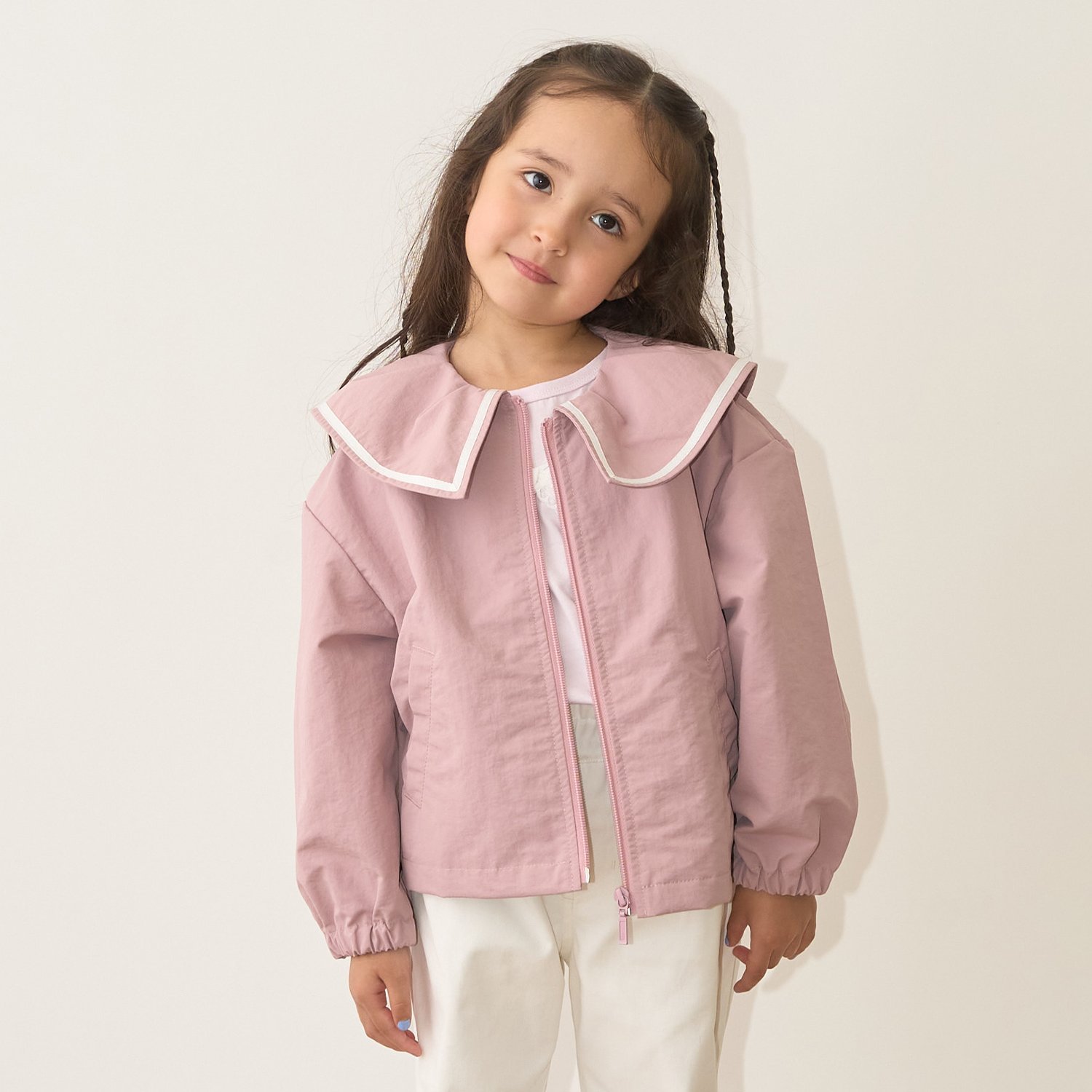 フリルカラーウィンドブレーカー