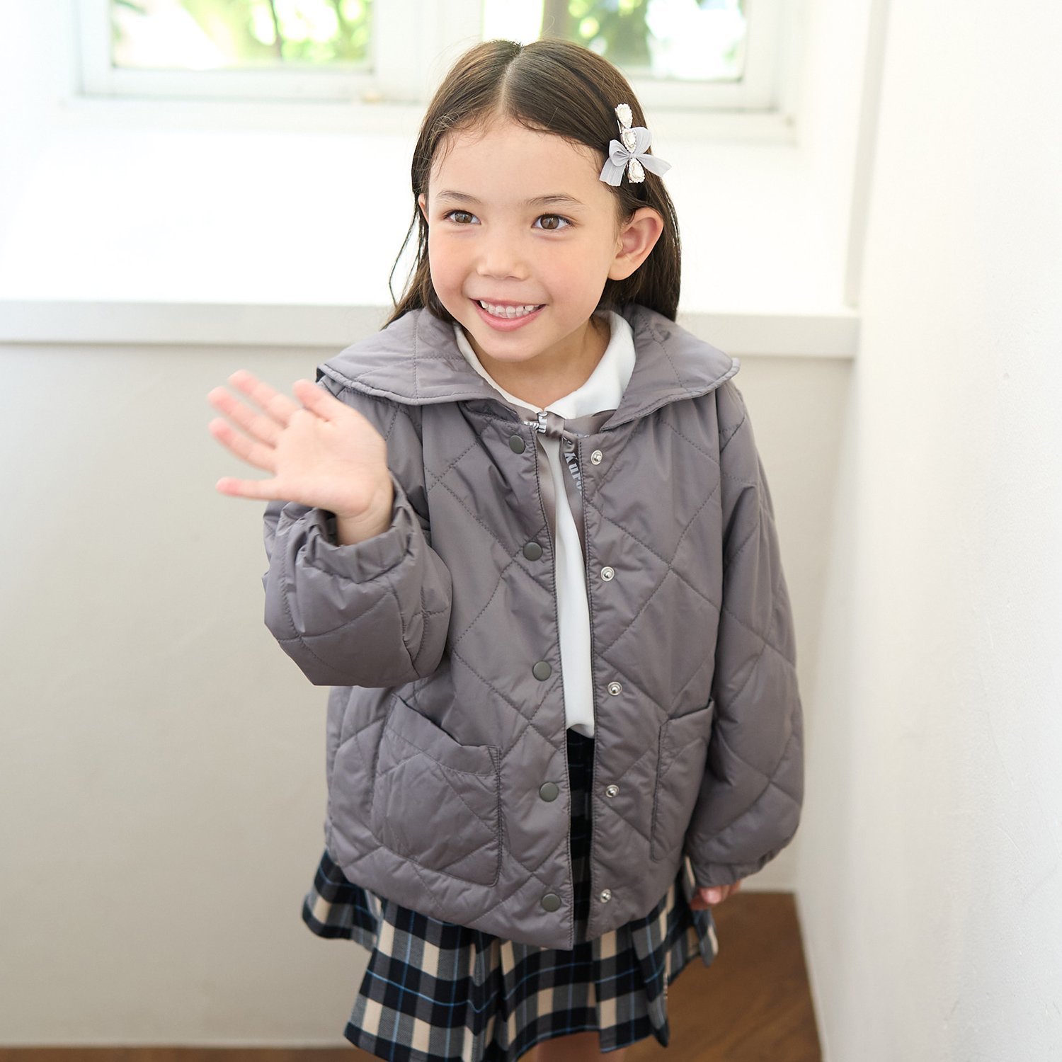 取外しできるセーラーカラー付きキルティングブルゾン