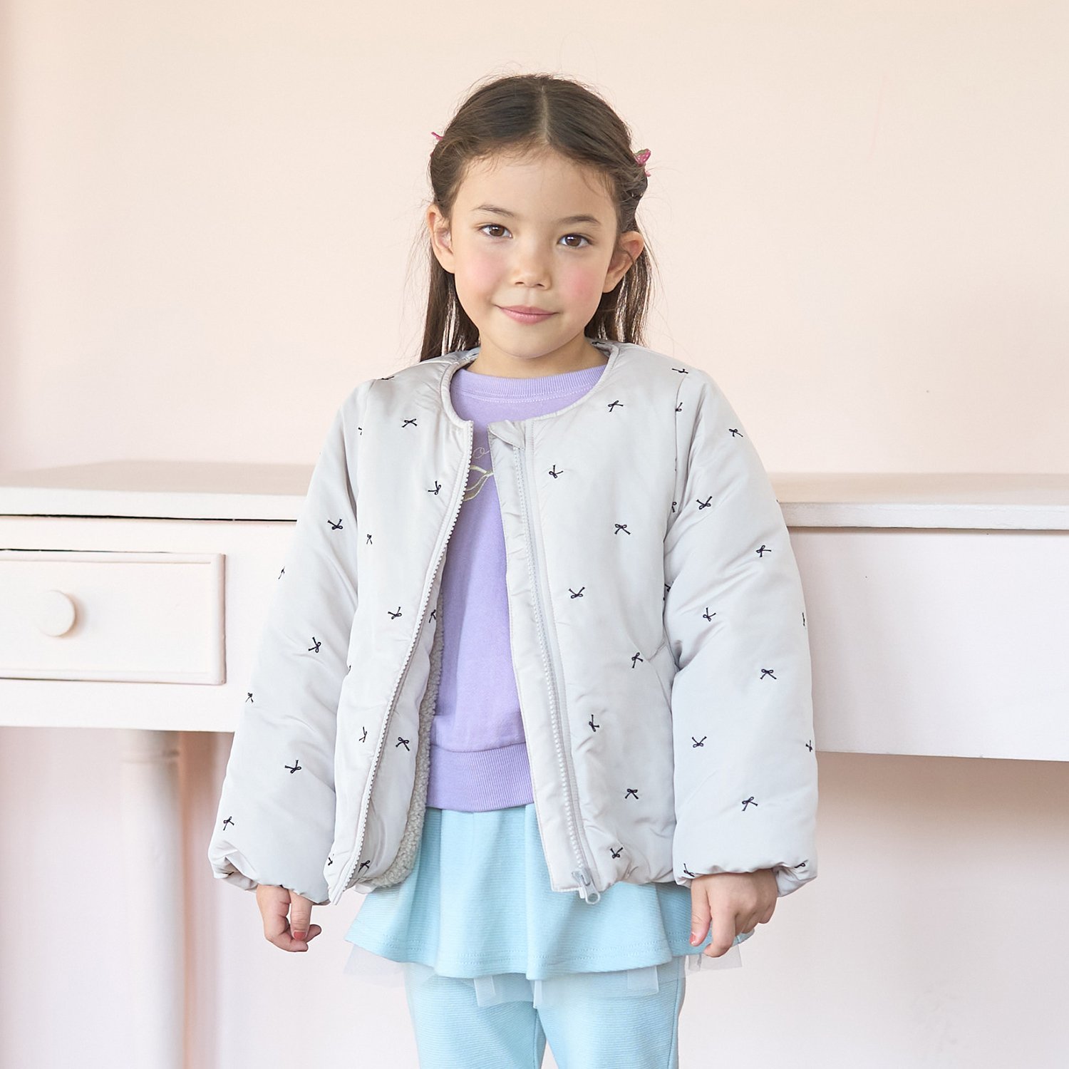 アソート総刺しゅうノーカラーブルゾン