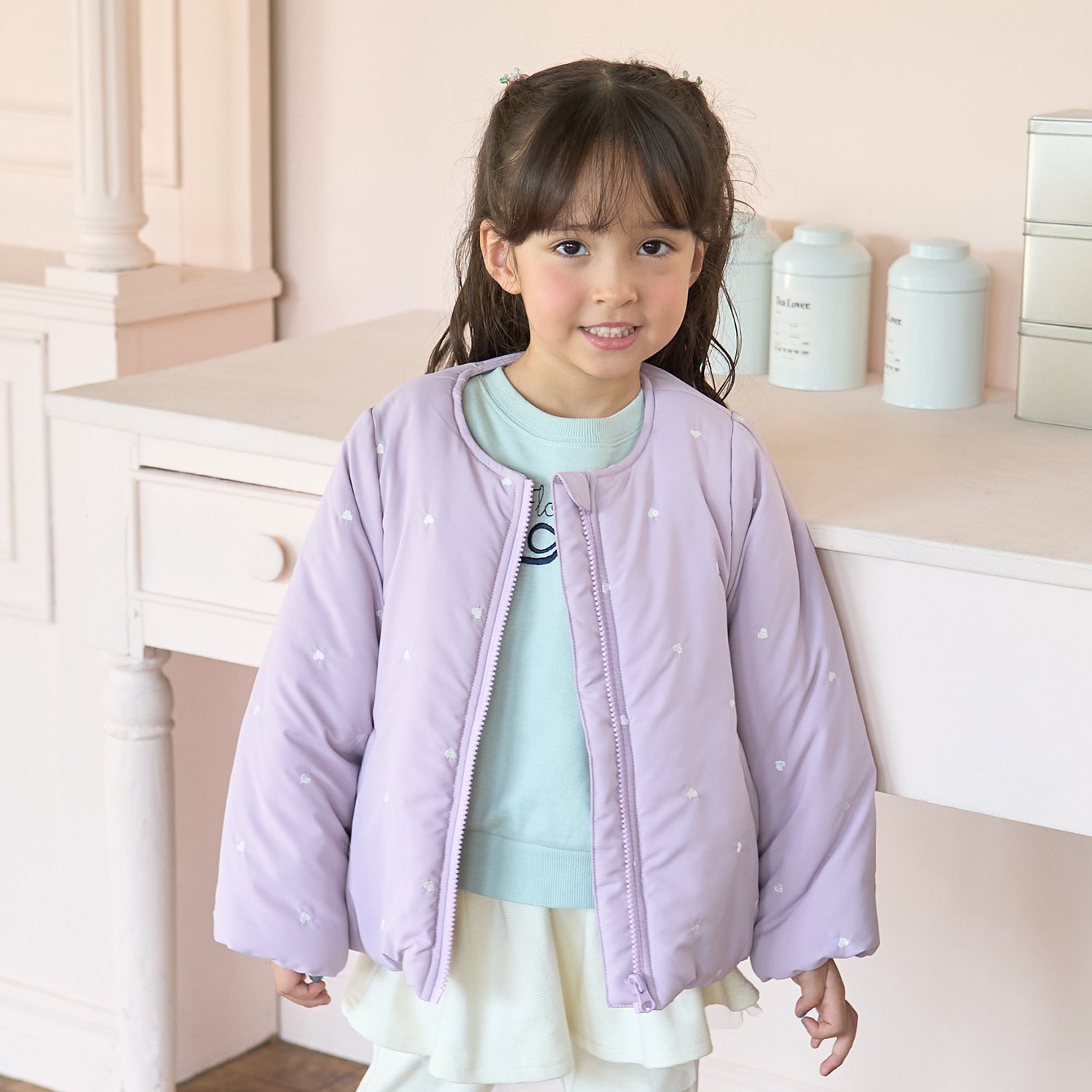 アソート総刺しゅうノーカラーブルゾン