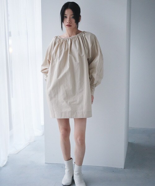 ボリューム袖ミニワンピース