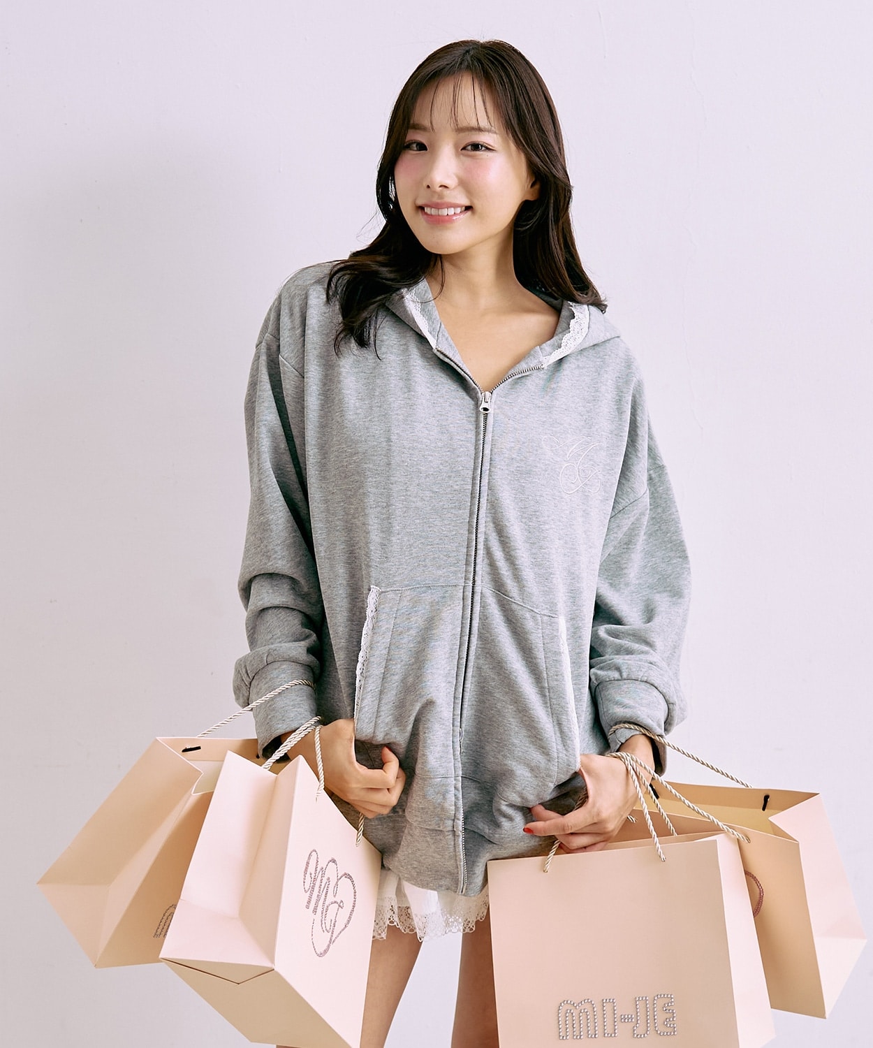 ロゴ刺繍ルーズパーカ【韓国ファッション】