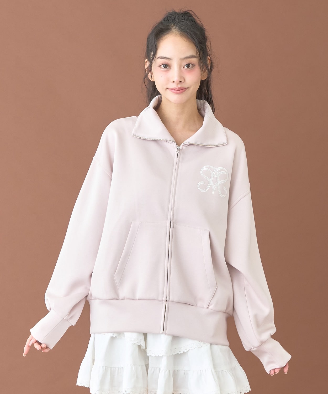 モチーフロゴビックパーカー【韓国ファッション】 | Mi-je（ミジェ）