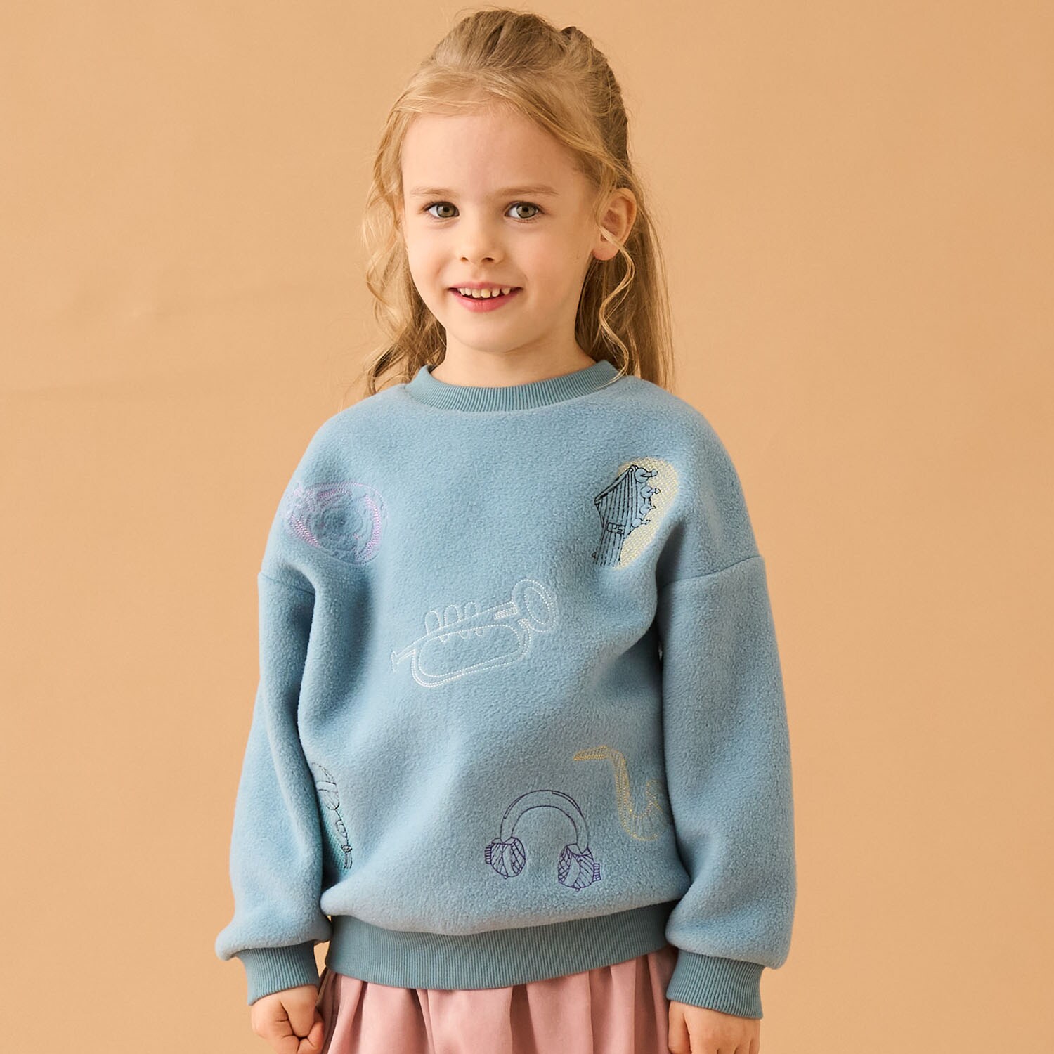 MUSIC刺しゅうフリースプルオーバー