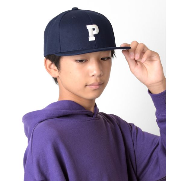 【大人向けサイズあり】ツイル・刺繍入りストレートバイザーキャップ