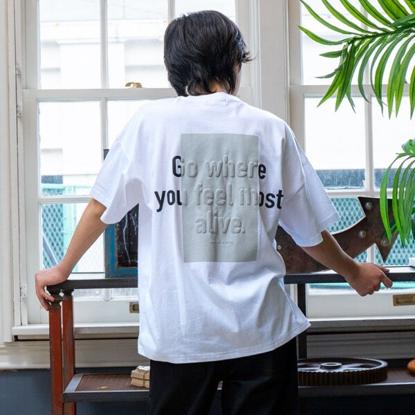 【STREET】【防汚加工】スクエアバックロゴプリント半袖Tシャツ