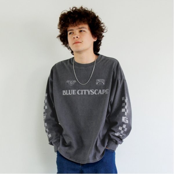 【大人向けサイズあり】ピグメント・袖ロゴプリント長袖Tシャツ