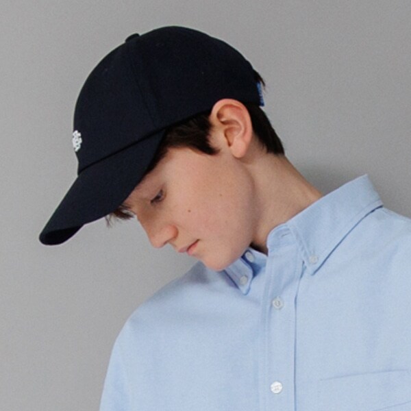 【大人向けサイズあり】ワンポイント刺繍ロゴキャップ