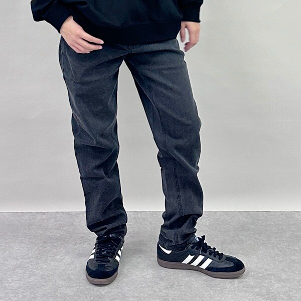 ストレッチデニム・スリムパンツ