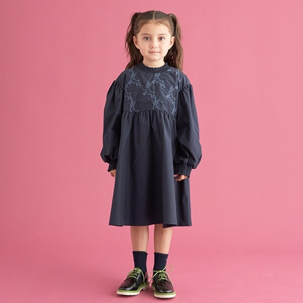 ラビット刺しゅう長袖ワンピース