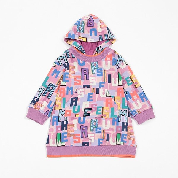 アルファベット総柄フードワンピース
