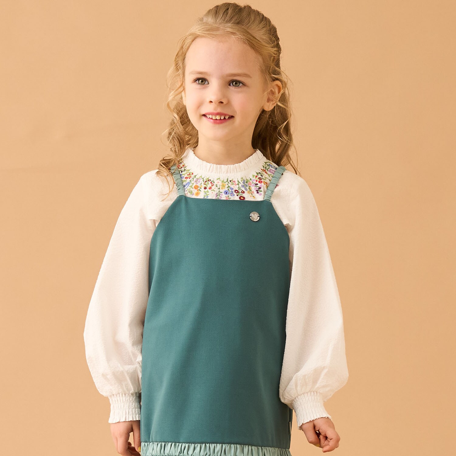 花刺しゅうブラウス