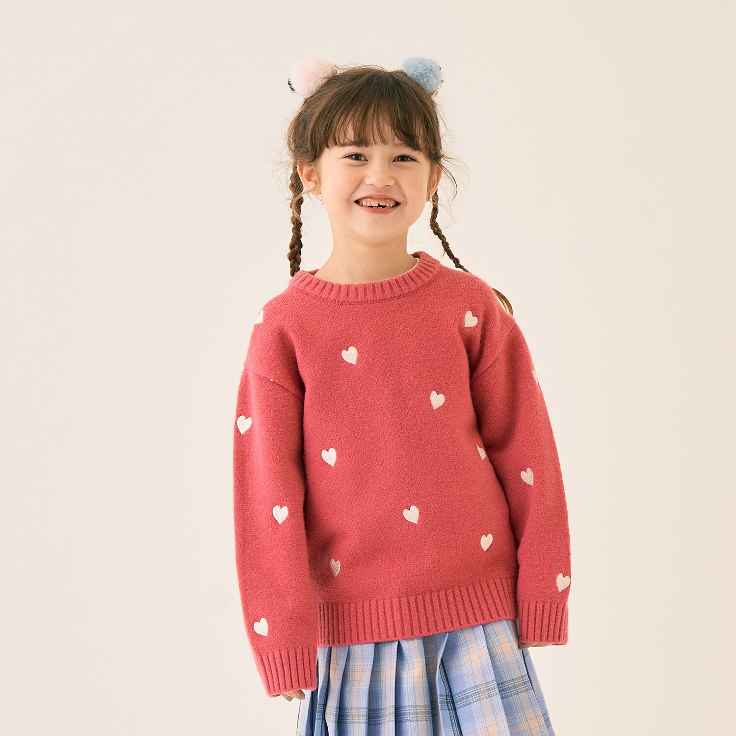 ハート刺しゅうニット