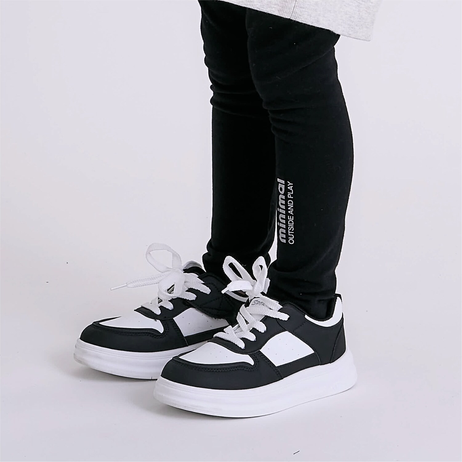 面ファスナースニーカー