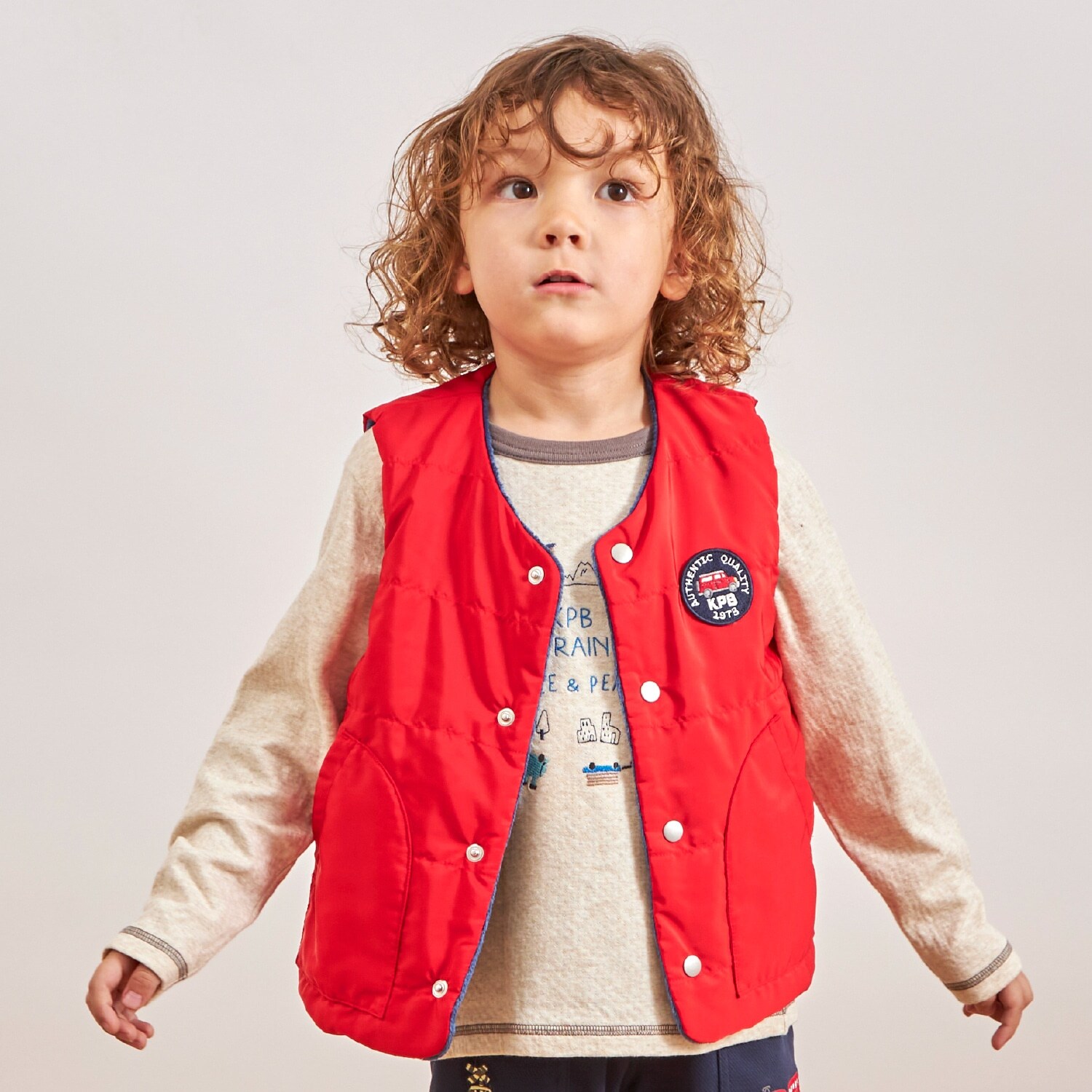 タフタ×車刺しゅう裏ボア 中綿ベスト