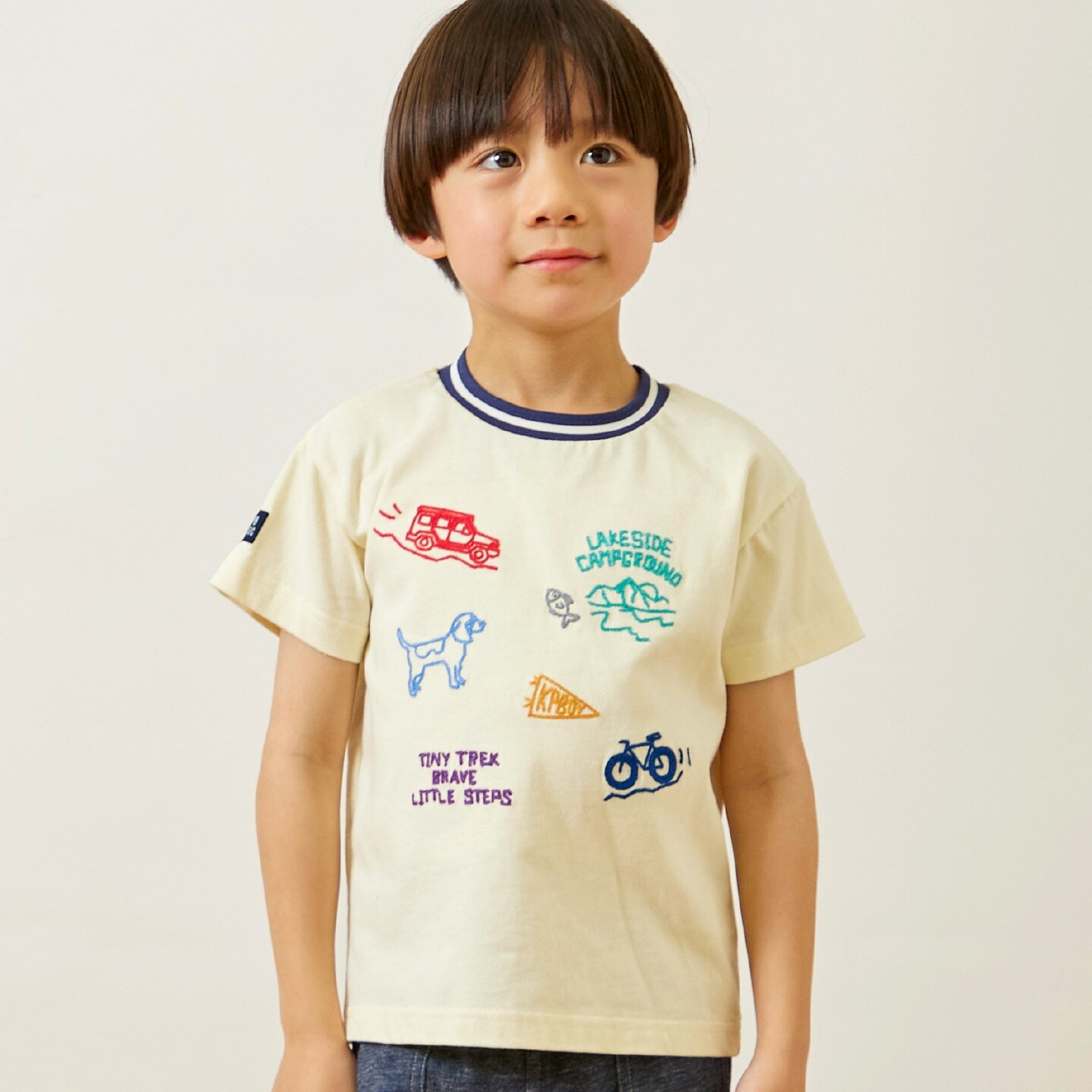 ハンド刺しゅう風 半袖Tシャツ