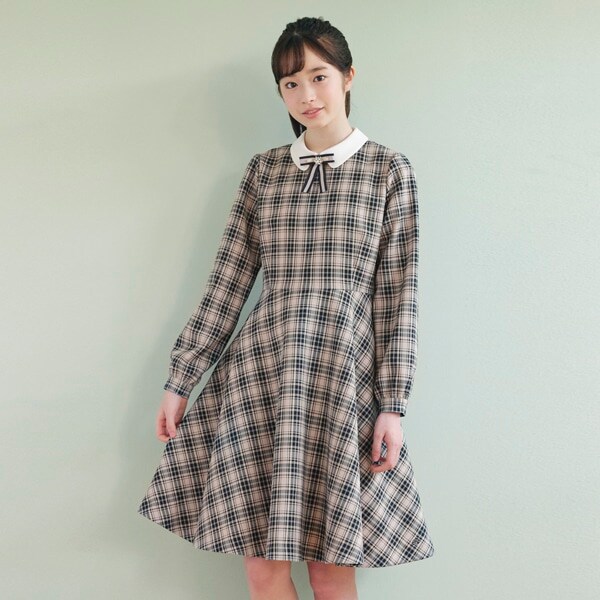 衿つきチェック柄フレアワンピース