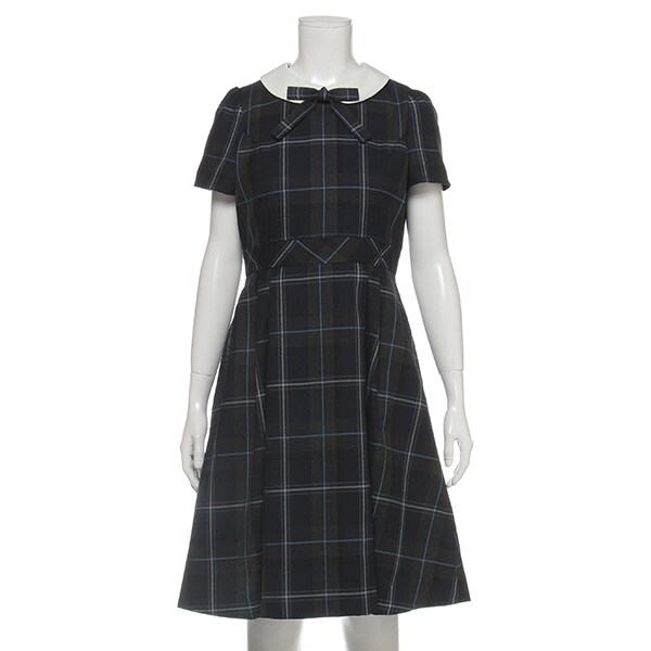 リボンつき丸衿フレアワンピース