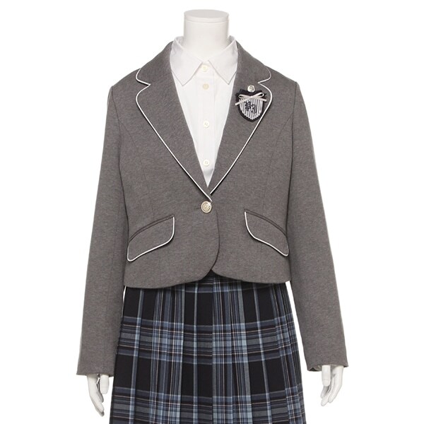 エンブレムブローチつきポンチジャケット