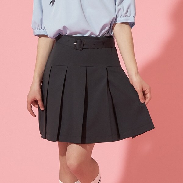 【AMI】ヨーク切替ベルトつきプリーツスカート
