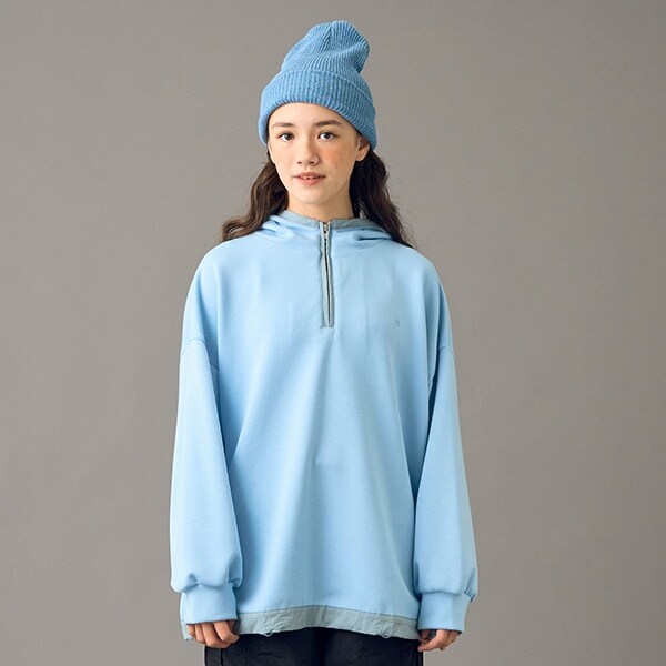 【AMI】ハーフジップパイピングデザインダンボールパーカ