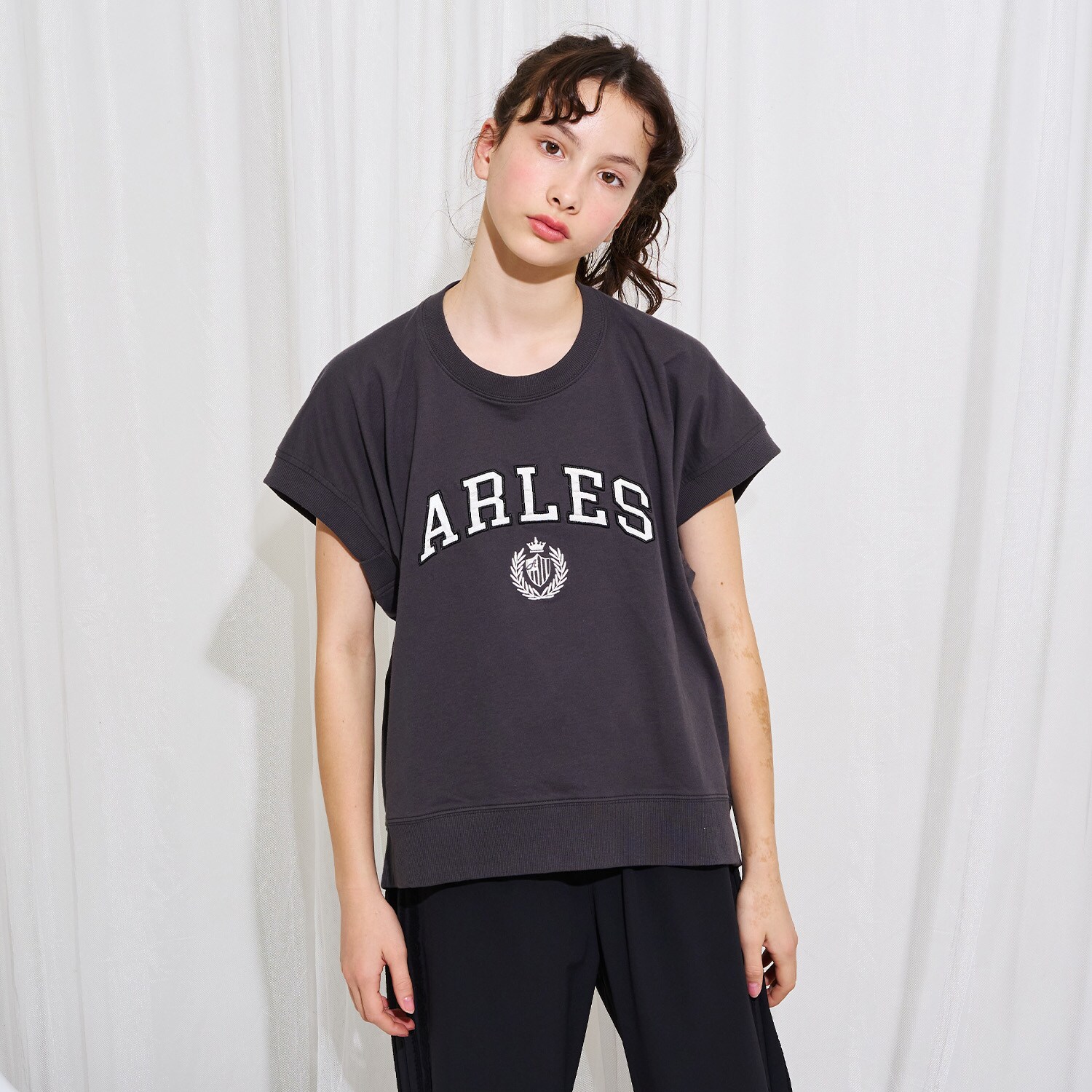 【AMI】ワッペン刺しゅう変形プルオーバー