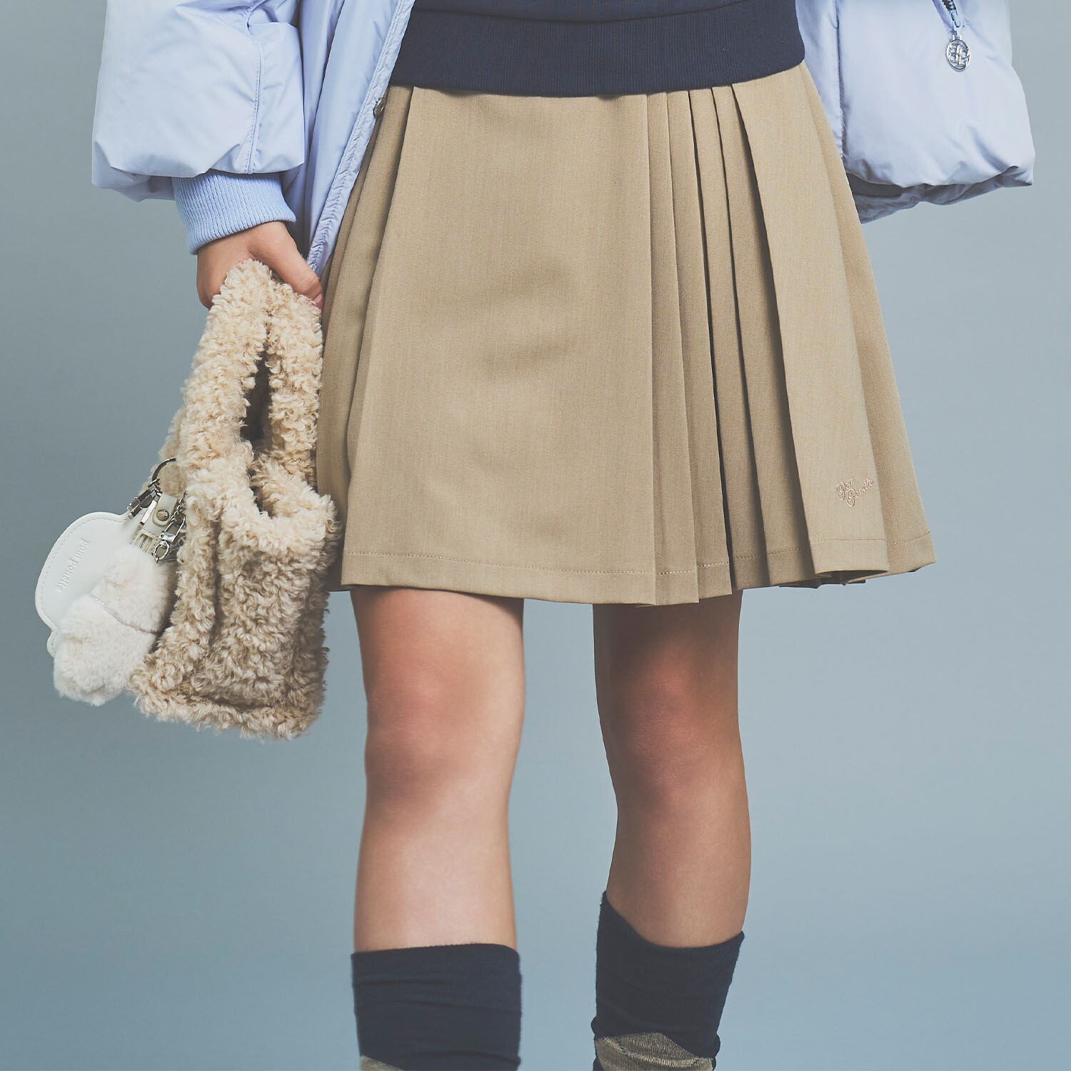 ボタンプリーツスカパン