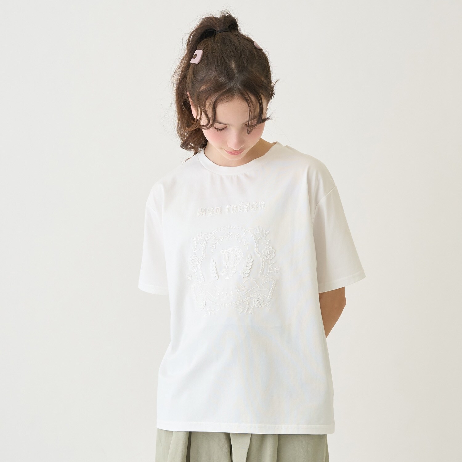 【130cmあり】【接触冷感】レースモチーフ刺しゅうTシャツ