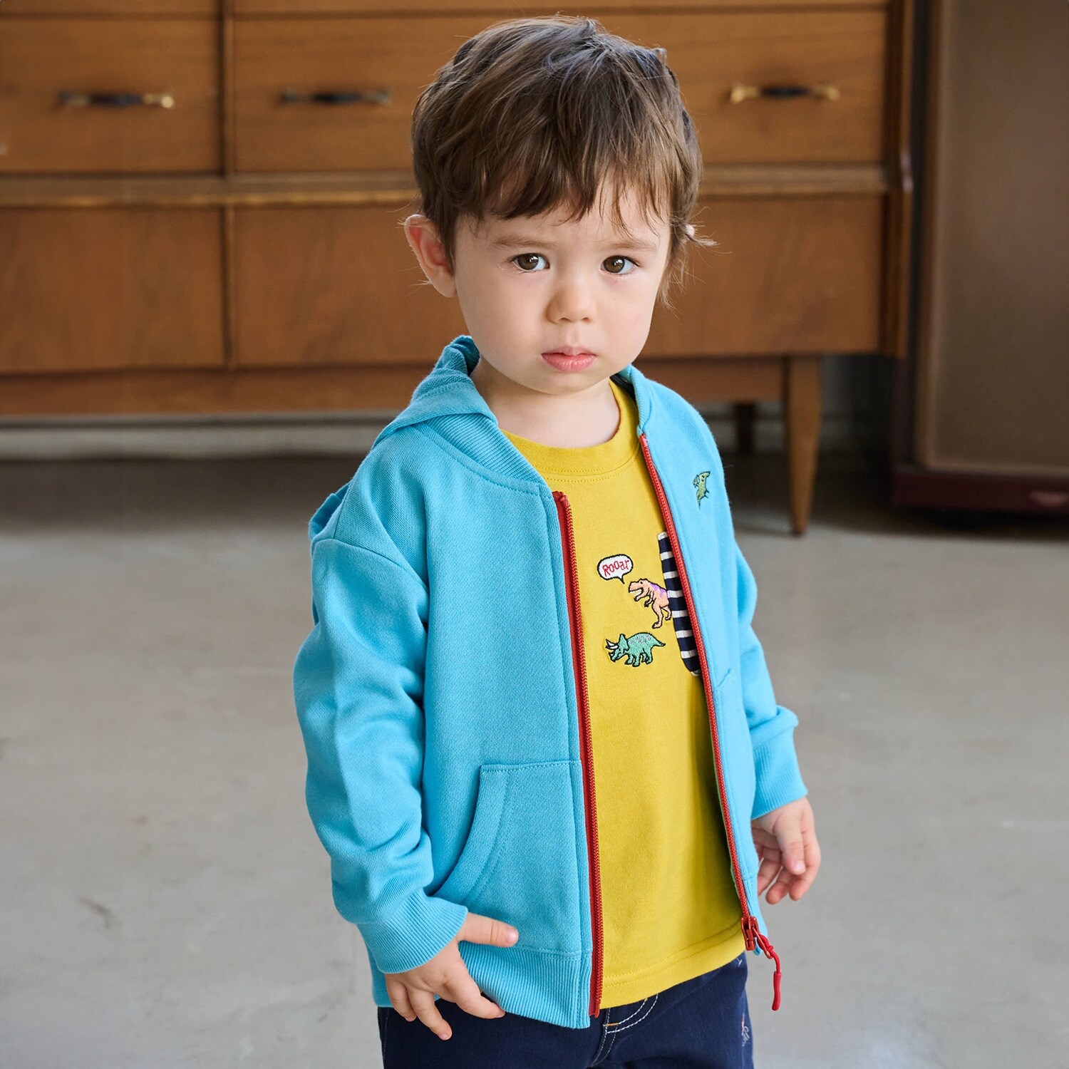 ジップアップパーカ