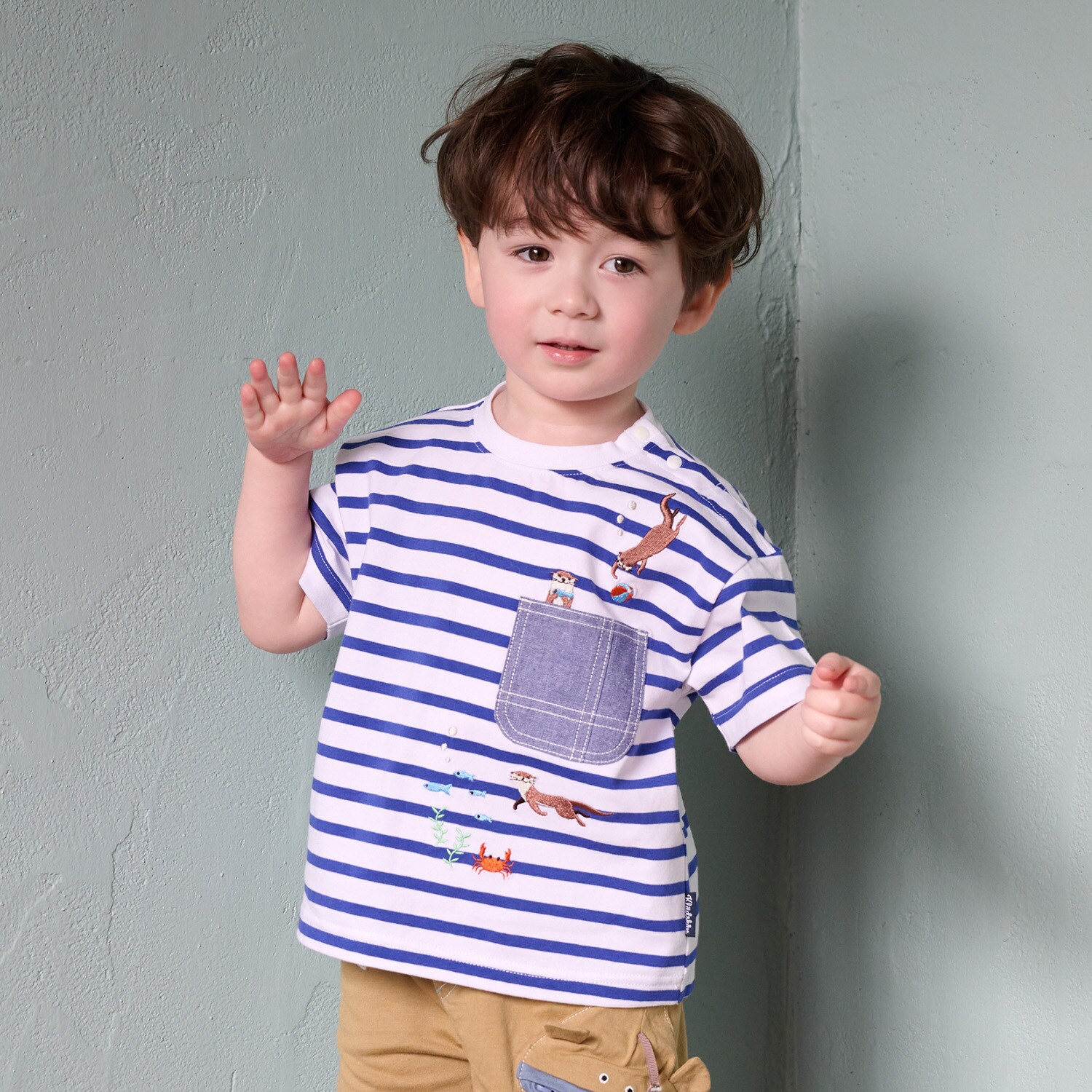 カワウソ刺しゅうボーダー半袖Tシャツ