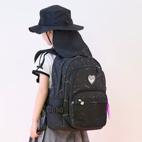 【容量約23L】ポーチつきナイロンリュック大