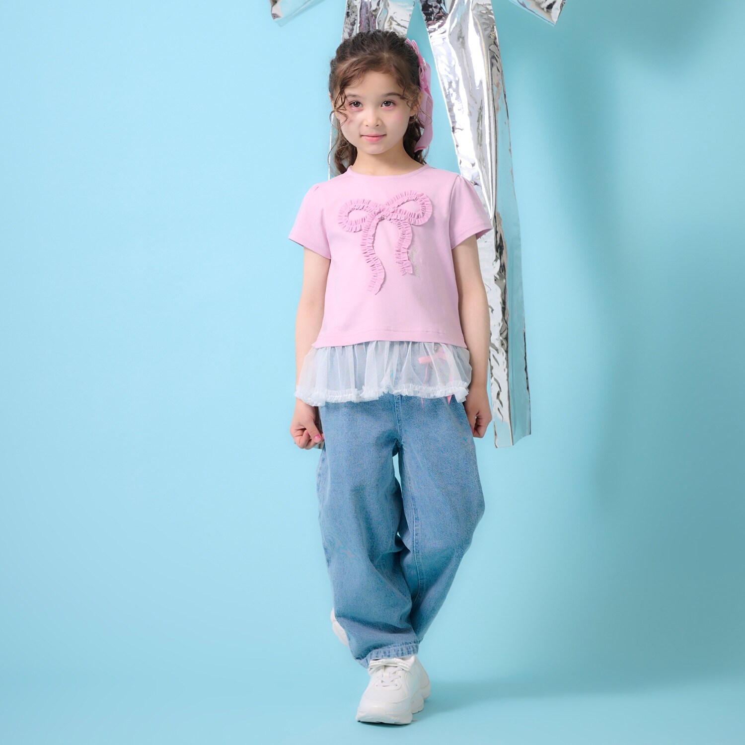 チャームつき　レーストリム　デニムパンツ