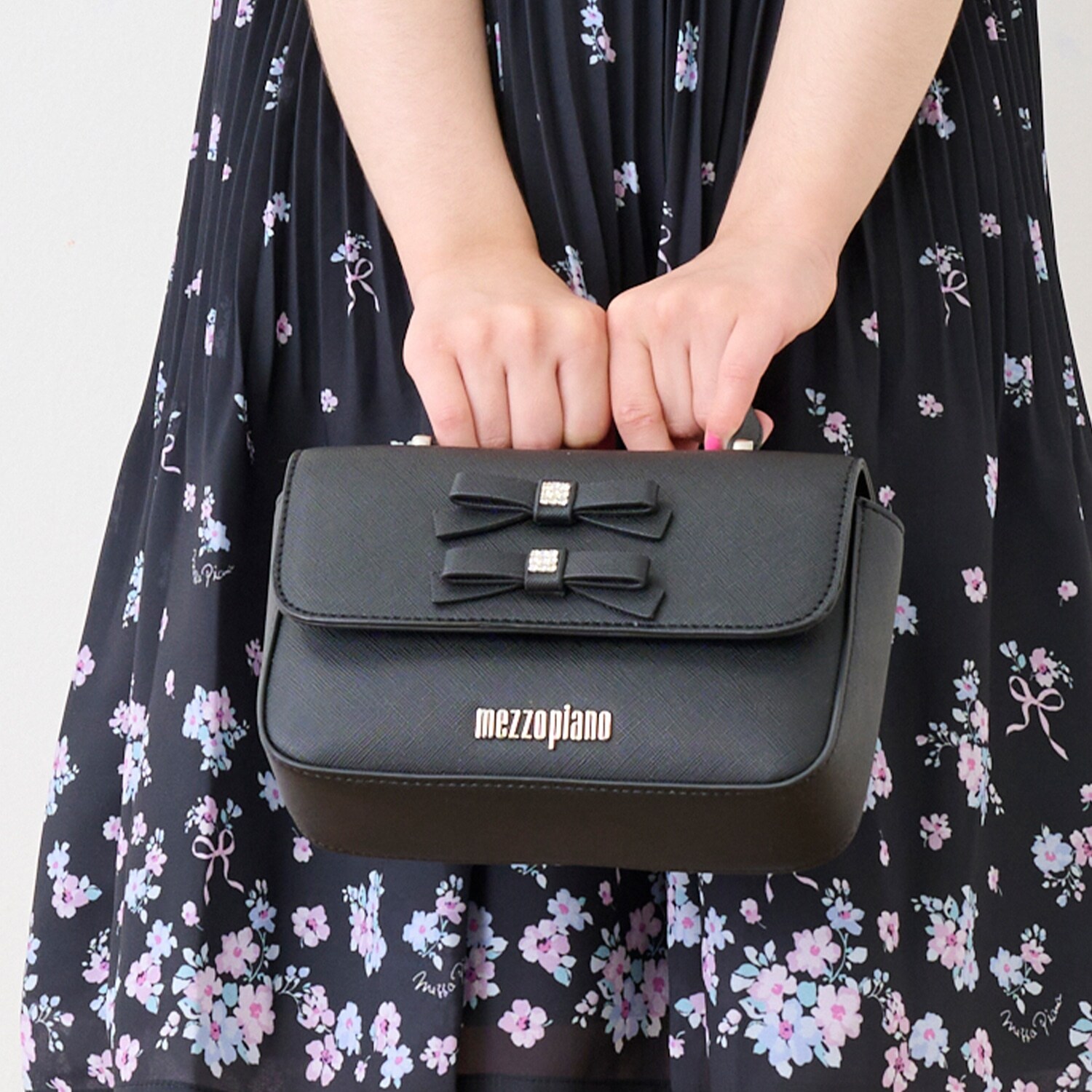 ダブルリボン　ハンドバッグ